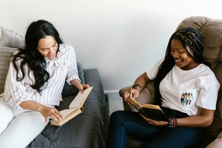 friends reading together